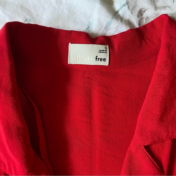 Aritzia short sleeve button down shirt - Picture 3 of 3